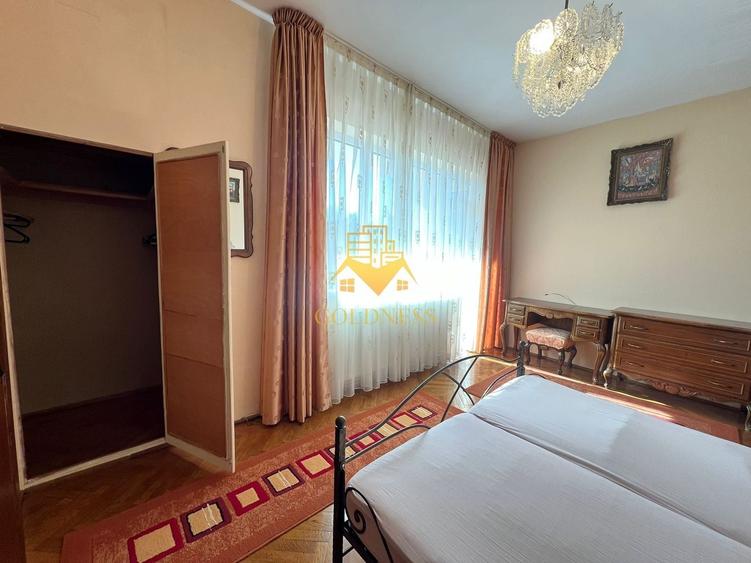 Apartament cu 3 camere decomandat, mobilat în Central