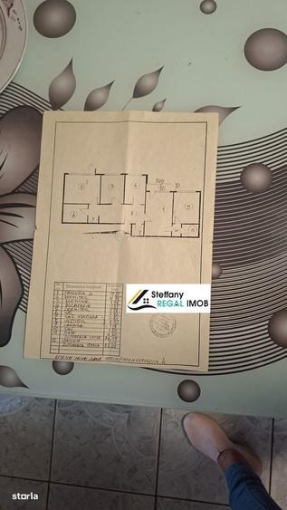 Apartament cu 4 camere semidecomandat în Crângași