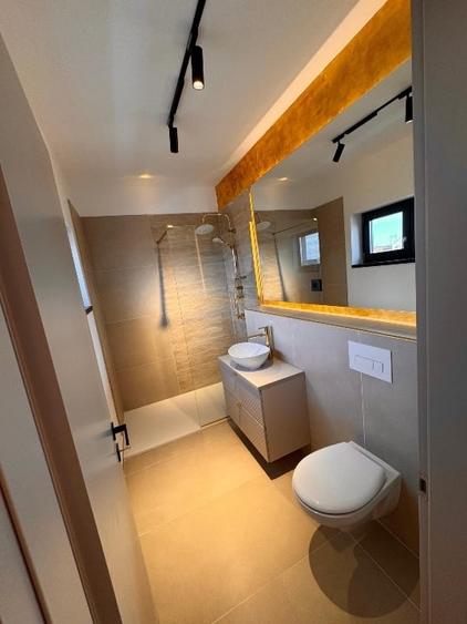 Duplex cu 4 camere cu Canalizare în Domnești