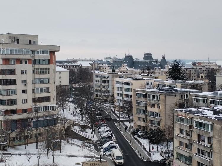 Garsonieră decomandată, mobilată în Ultracentral