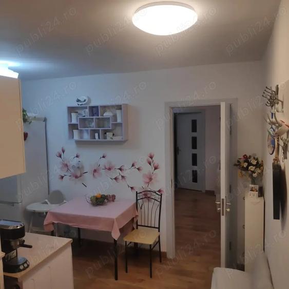 Apartament cu 3 camere semidecomandat în Turda