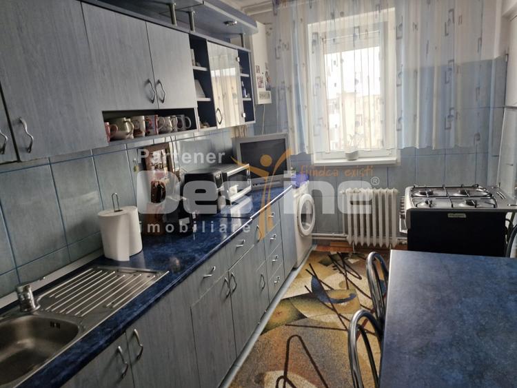 Apartament cu 2 camere decomandat, mobilat în Cugir