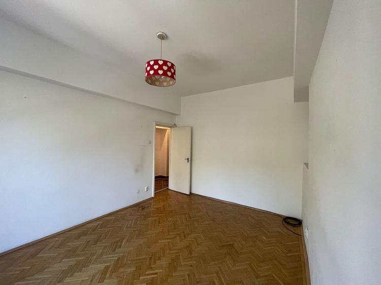 Apartament cu 3 camere decomandat în Universitate