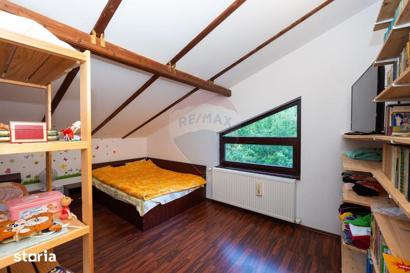 Casă cu 5 camere cu Teren 2340 Mp în Bălilești