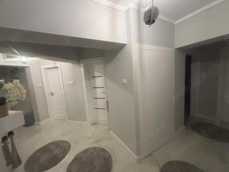 Apartament cu 3 camere decomandat, mobilat în Trocadero