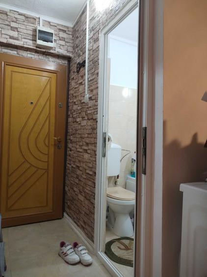 Inchiriez apartament cu 2 camere langa liceul Cerna - 4