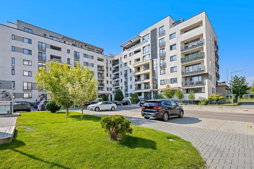 Apartament cu 2 camere semidecomandat, mobilat în Tractorul