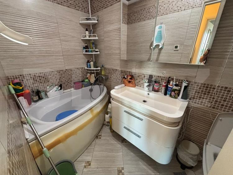 Apartament cu 4 camere decomandat, mobilat în Ultracentral
