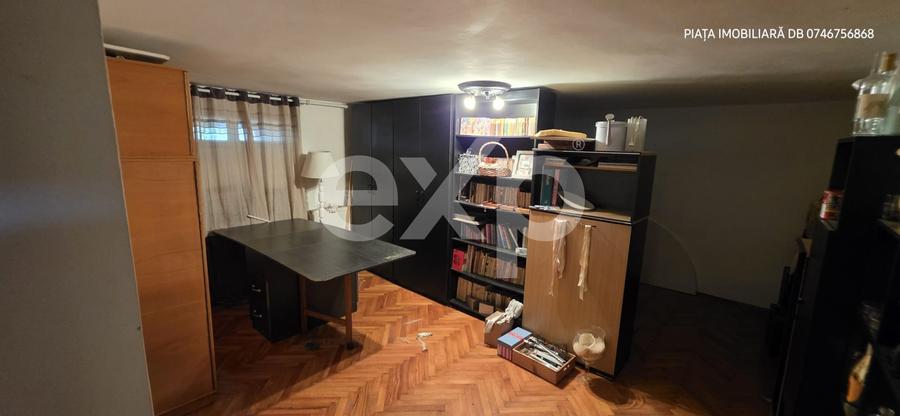 Casă individuală cu 10 camere cu Canalizare în Micro 6