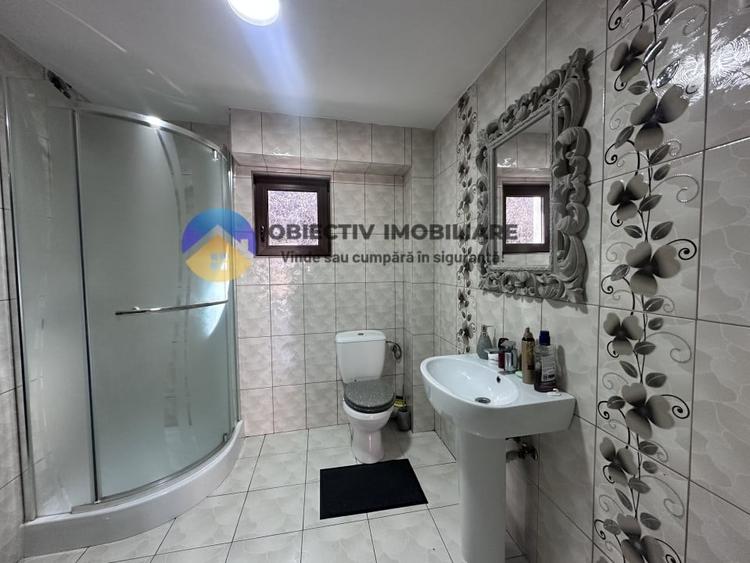 Casă individuală cu 4 camere cu Teren 1227 Mp în Pângărăcior