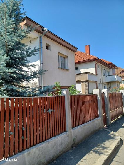 Casă cu 4 camere decomandat cu Teren 521 Mp în Orașul Vechi