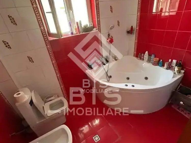 Casă individuală cu 11 camere cu Teren 1000 Mp în Sud-Vest