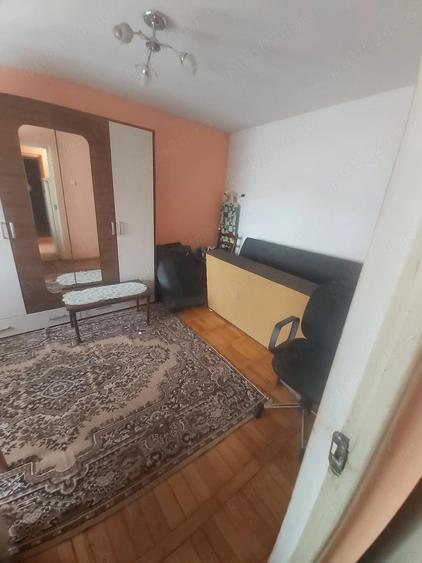 Garsonieră decomandată în Petros