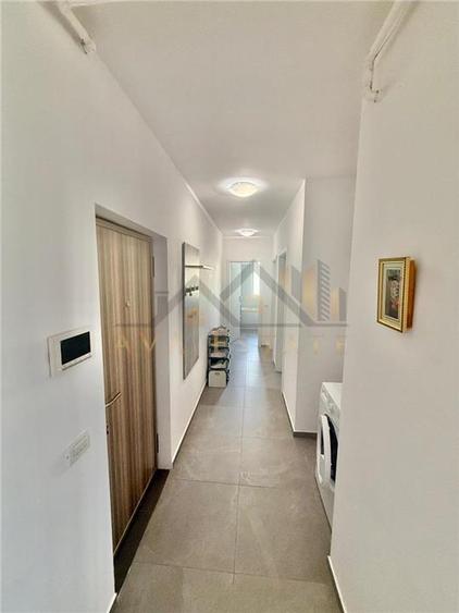 Apartament cu 3 camere semidecomandat, mobilat în Dumbrăvița