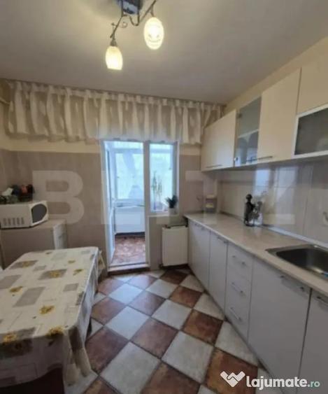 Apartament cu 3 camere decomandat, mobilat în Cug