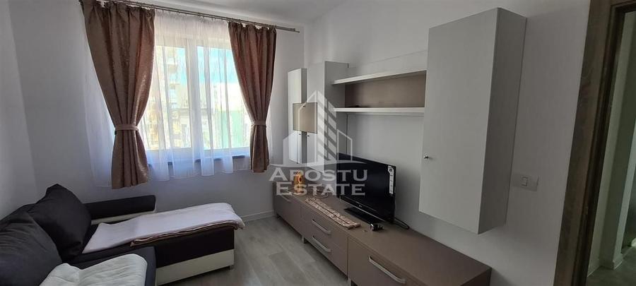 Apartament cu 3 camere semidecomandat, mobilat în Giroc
