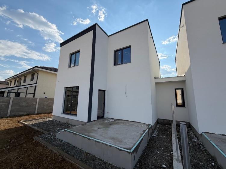 Apartament cu 3 camere decomandat în Giroc
