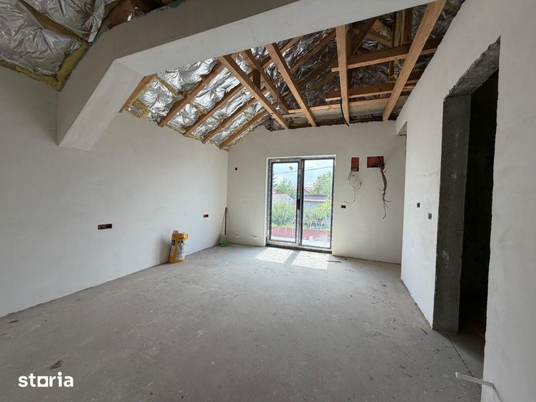 Casă cu 5 camere cu Teren 250 Mp în Central