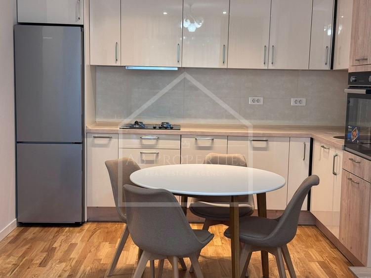 Apartament cu 2 camere decomandat, mobilat în Străulești