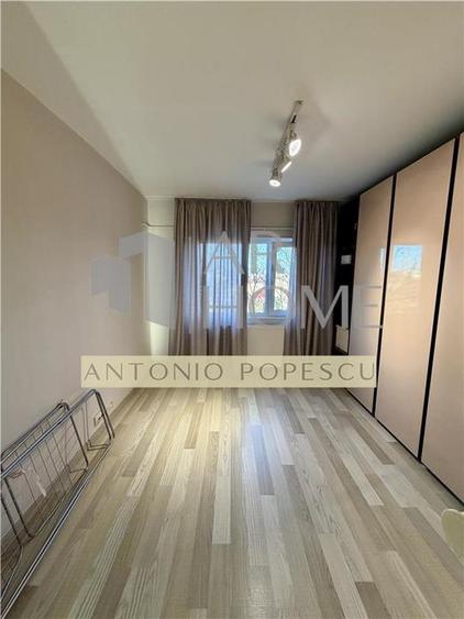 Apartament cu 3 camere decomandat, mobilat în Central