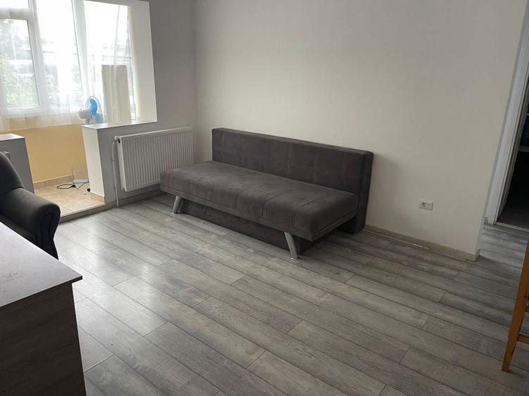 Apartament cu 2 camere decomandat în Letea Veche