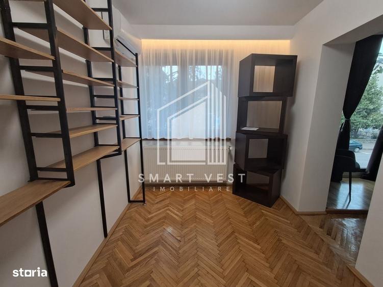 Apartament cu 4 camere semidecomandat în Central