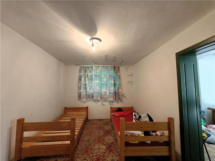 Casă individuală cu 4 camere cu Teren 1250 Mp în Vulcan