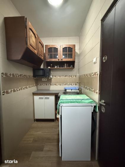 Garsonieră decomandată, mobilată în Est