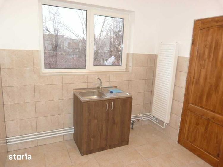 Casă cu 4 camere cu Teren 2100 Mp în Ludești