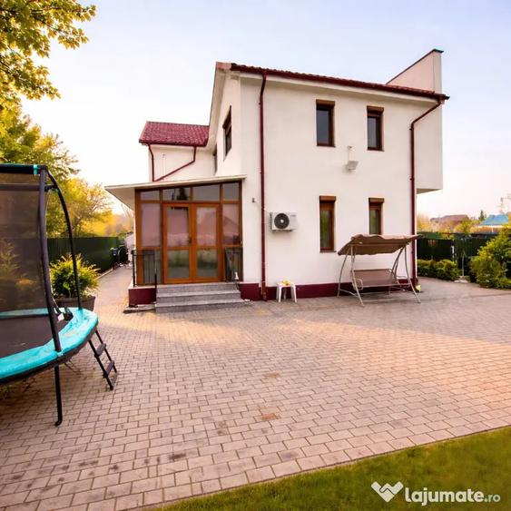 Casă cu 4 camere cu Teren 360 Mp în Sud
