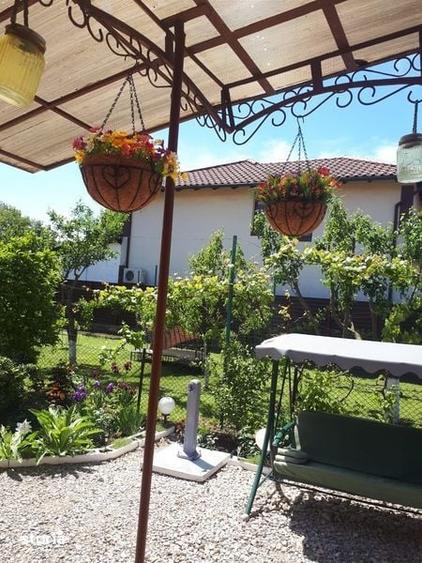 Casă cu 4 camere cu Teren 1100 Mp în Central