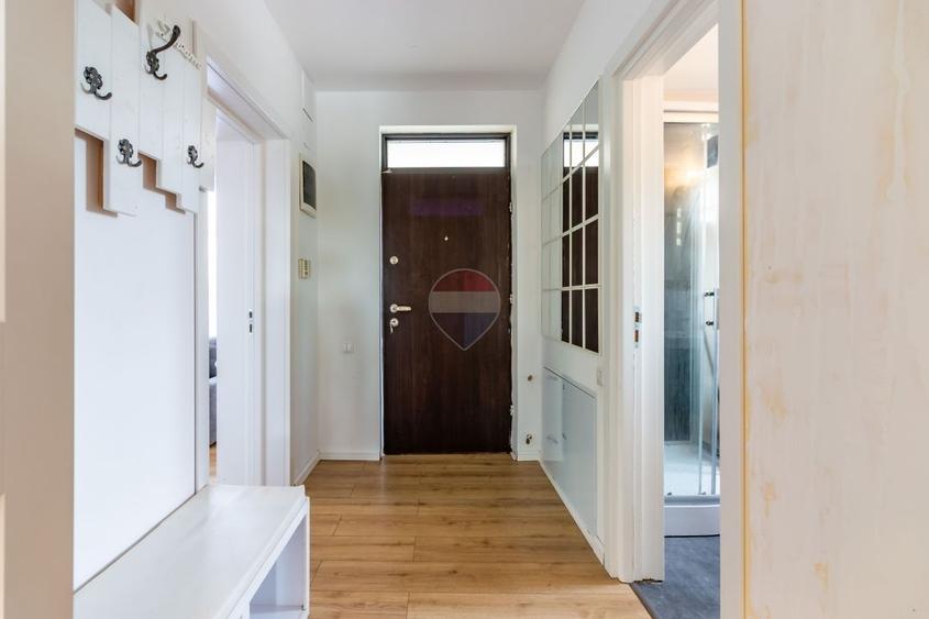 Casă individuală cu 6 camere cu Teren 751 Mp în Corbeanca