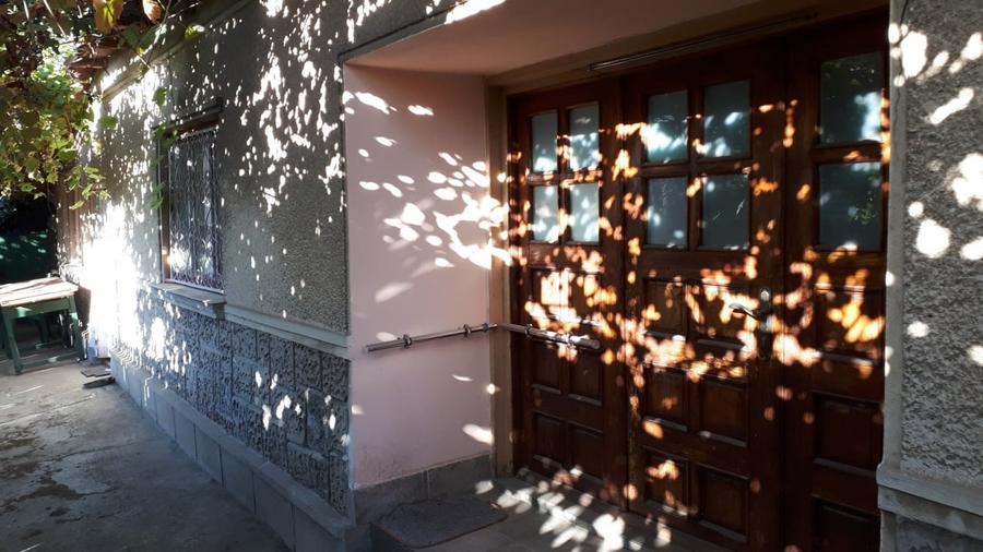 Casă individuală cu 3 camere cu Canalizare în CET