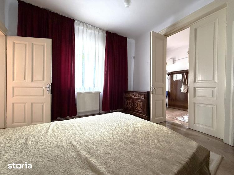 Casă cu 5 camere cu Teren 430 Mp în Mihai Bravu