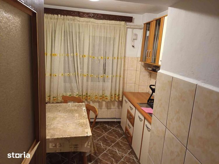Apartament cu 2 camere semidecomandat în Mioriței