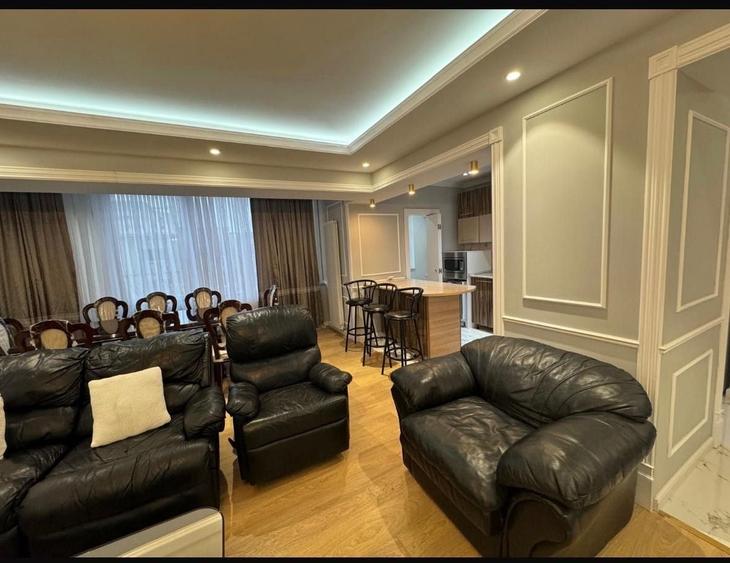 Apartament cu 3 camere decomandat în Faleza Nord