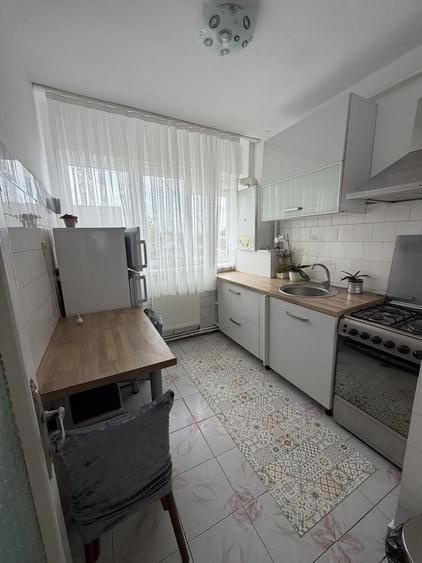 Apartament cu 3 camere, mobilat în Gării