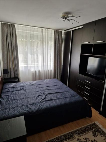 Apartament cu 3 camere semidecomandat, mobilat în Bucureștii Noi