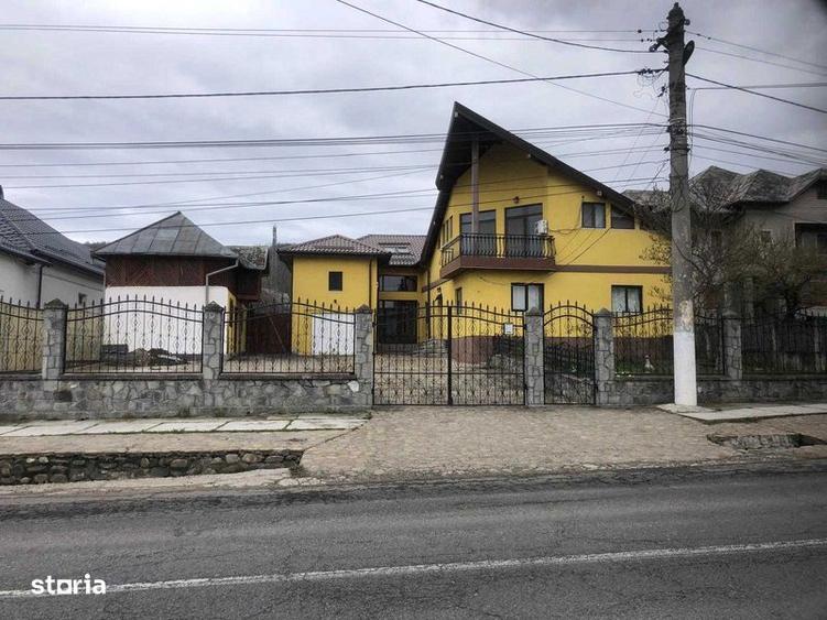 Casă cu 4 camere cu Teren 2500 Mp în Moțăieni
