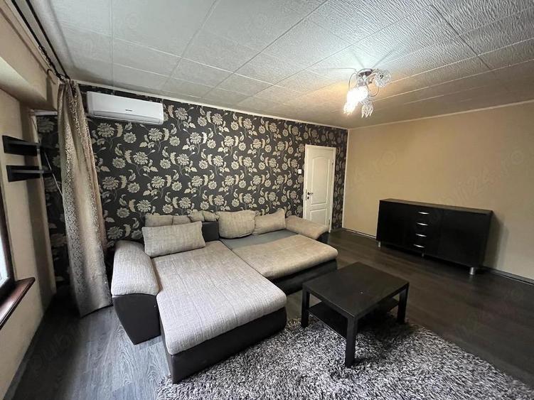 Garsonieră decomandată în Decebal