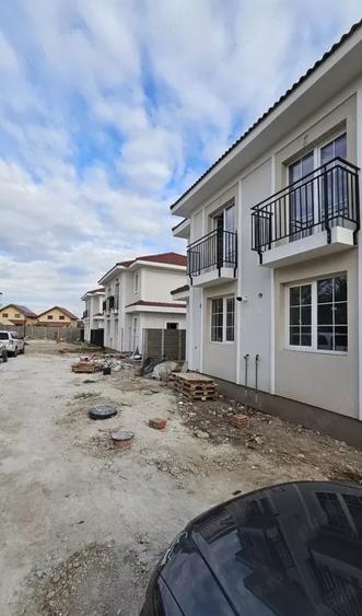 Duplex cu 3 camere cu Canalizare în Sânandrei