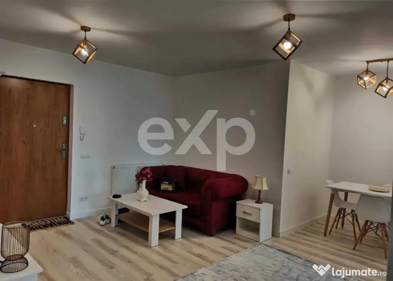 Apartament cu 3 camere semidecomandat în Central