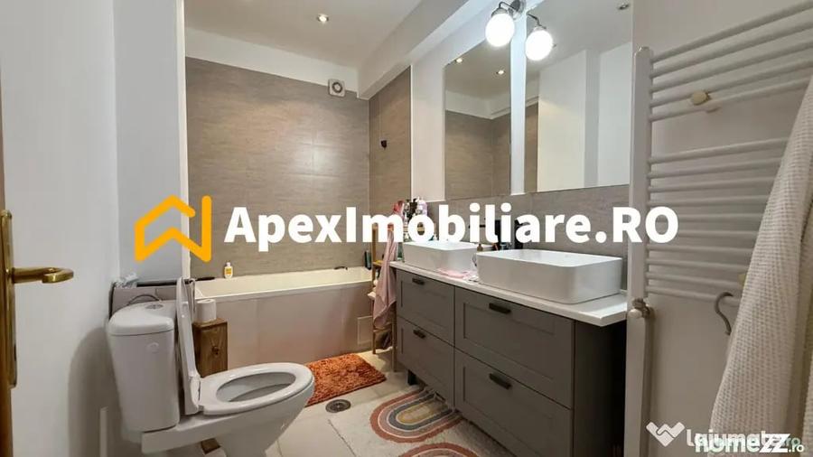 Apartament cu 3 camere semidecomandat, mobilat în Universitate