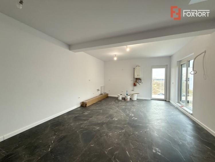 Duplex cu 4 camere cu Teren 325 Mp în Covaci