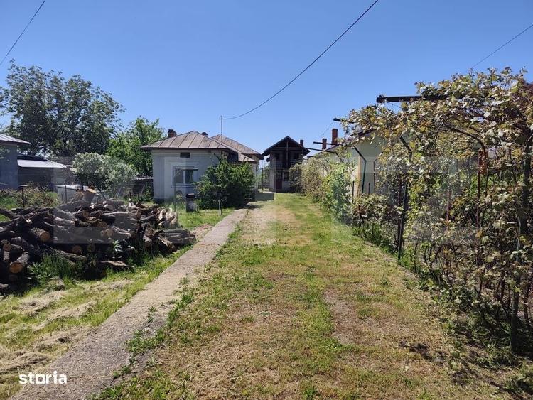 Casă cu 4 camere cu Teren 1970 Mp în Central