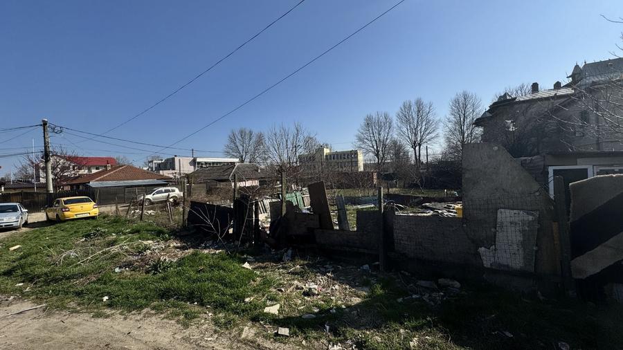 Teren Construcții intravilan de 1028 mp, în
