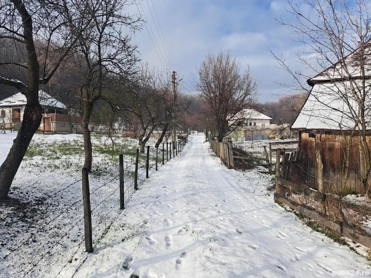Teren de 1860 mp, în Curăturile