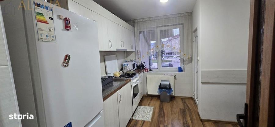Apartament cu 3 camere în Decebal