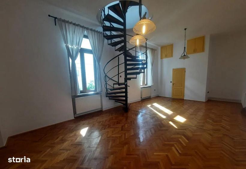 Apartament cu 3 camere decomandat în Exterior Vest