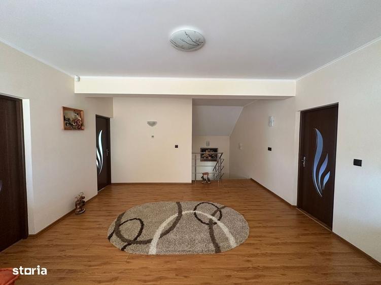 Casă cu 4 camere în Central